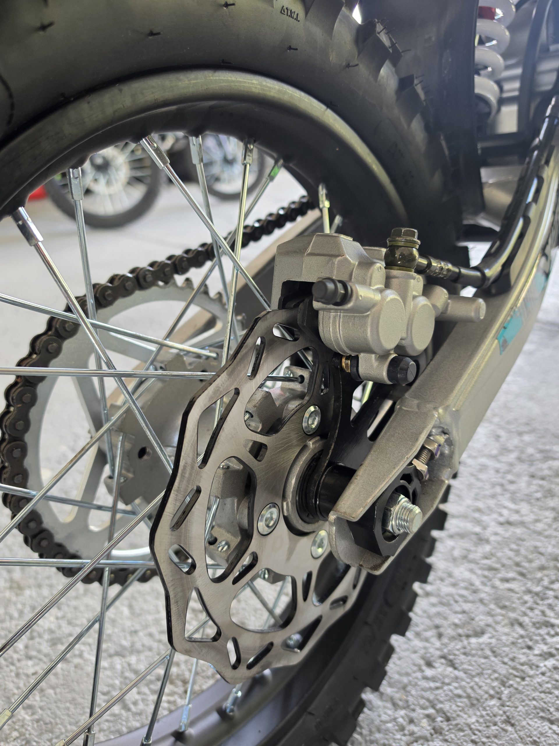 UPBEAT 150ccm dirt bike (modrý - s elektrickým štartérom) – Obrázok 9